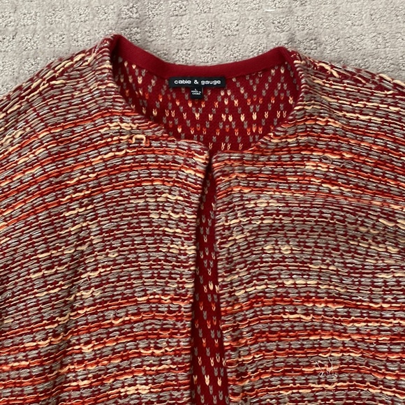 Open from sweater - Picture 2 of 3